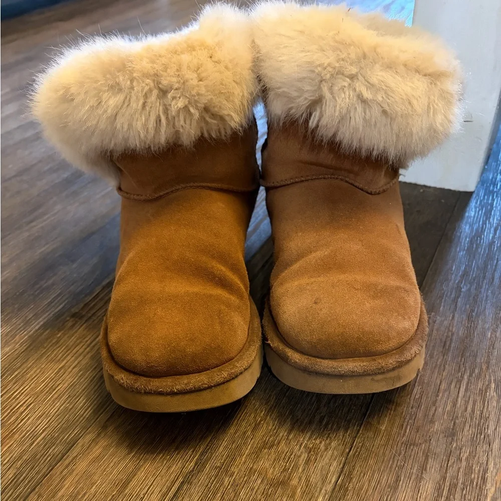 UGG Milla Suede Mini Boots Size 7 - Picture 3 of 6